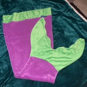 Blankie Tails- slightly used mermaid tail blanket